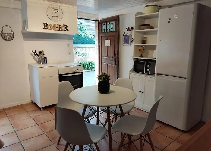 En Rez De Jardin Et Terrasse Dans *