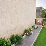 Appartamento En Rez De Jardin Et Terrasse Dans Hyères