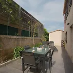 En Rez De Jardin Et Terrasse Dans Appartamento