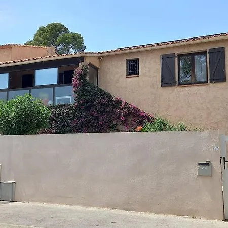 En Rez De Jardin Et Terrasse Dans Daire *