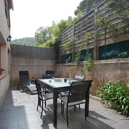 Апартаменти En Rez De Jardin Et Terrasse Dans *