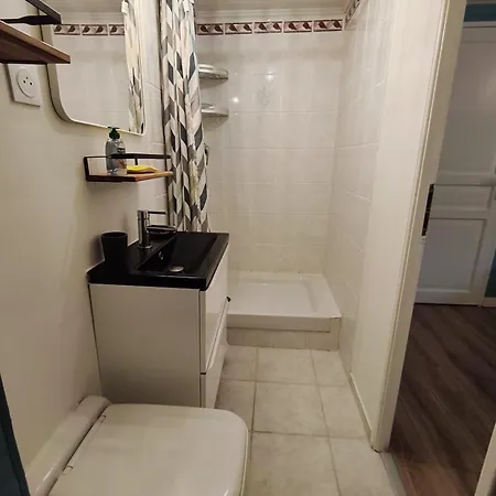 En Rez De Jardin Et Terrasse Dans Daire Hyères