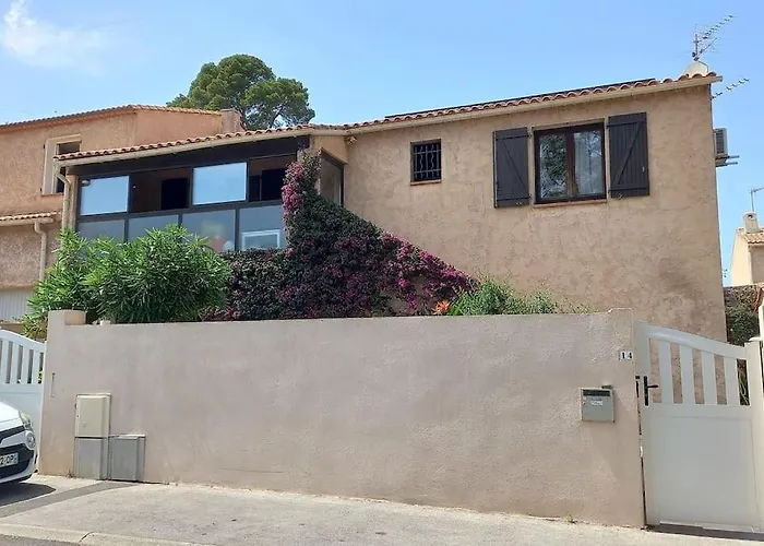 En Rez De Jardin Et Terrasse Dans Διαμέρισμα *