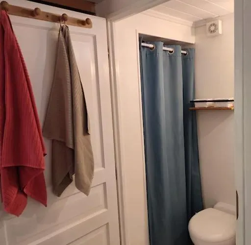 En Rez De Jardin Et Terrasse Dans Διαμέρισμα Ιέρ