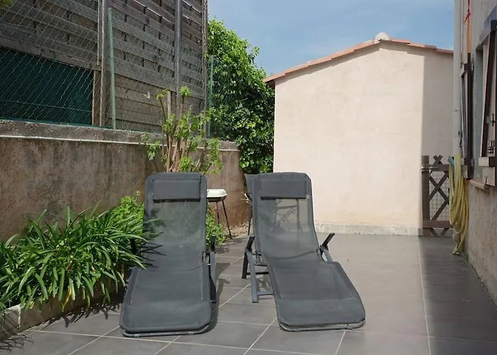 Lejlighed En Rez De Jardin Et Terrasse Dans *