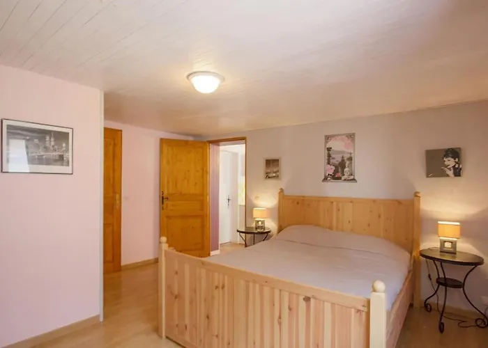 En Rez De Jardin Et Terrasse Dans Διαμέρισμα *