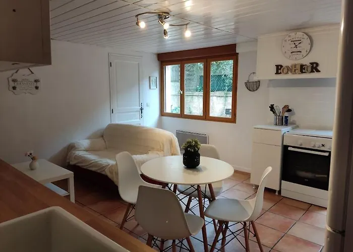 En Rez De Jardin Et Terrasse Dans Lejlighed Hyères