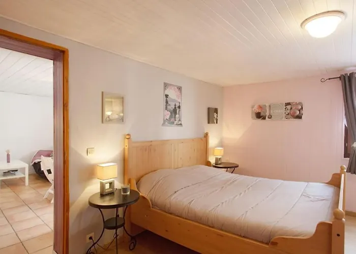 Διαμέρισμα En Rez De Jardin Et Terrasse Dans Ιέρ