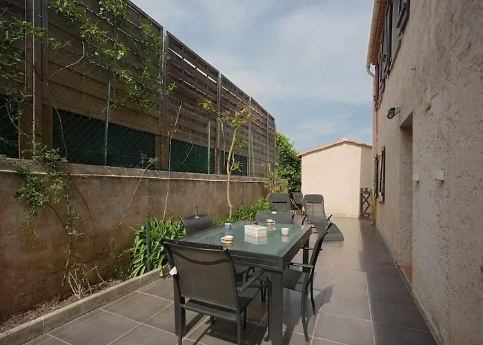 En Rez De Jardin Et Terrasse Dans Διαμέρισμα