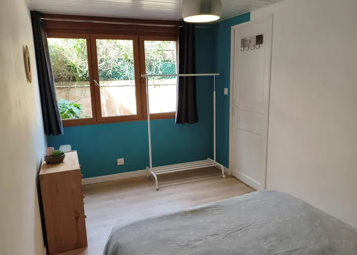 En Rez De Jardin Et Terrasse Dans Διαμέρισμα *