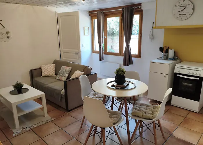 En Rez De Jardin Et Terrasse Dans Lejlighed *